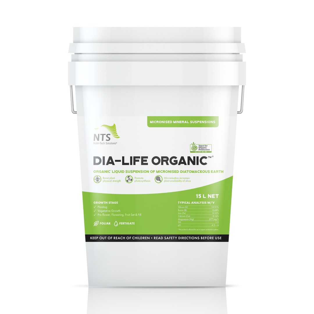 A photograph of NTS Dia-Life Organic MMS micronised mineral suspension fertiliser in a 15 L container on transparent background